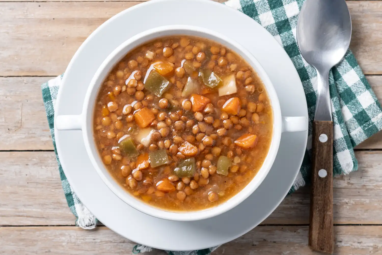 Sopa de lentejas y verduras