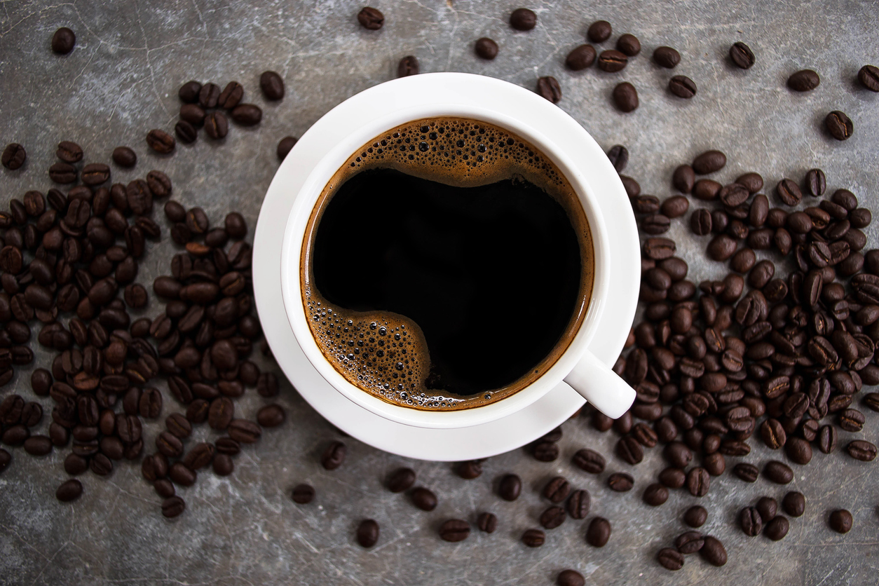 ¿Qué es mejor, cafetera de cápsulas o espresso? Conoce sus diferencias y elige tu modelo favorito