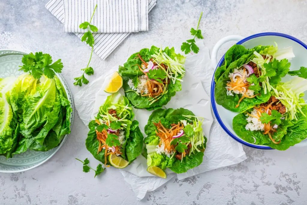 wrap de carne molida con lechuga