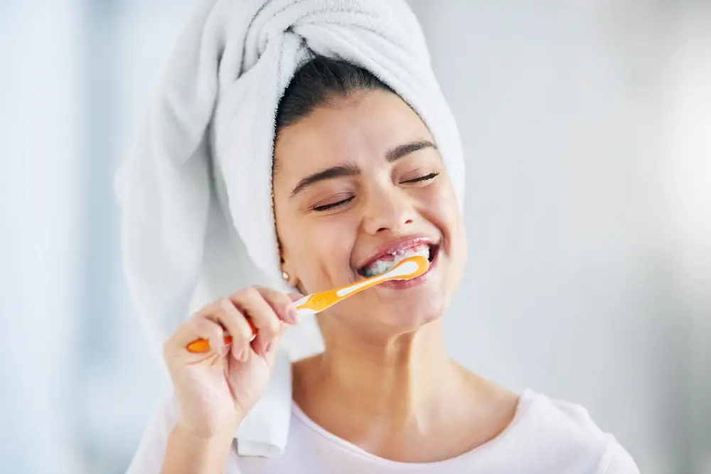 Descubre cada cuanto se debe cambiar el cepillo de dientes y cuál deberías comprar