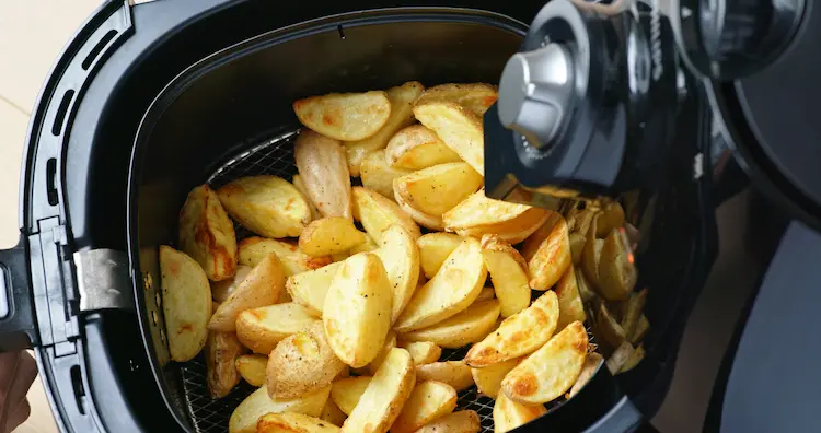 papas fritas en freidora de aire